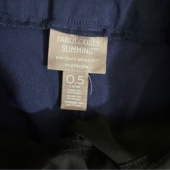 Chico's Fabulously Slimming Navy Blue Perfect Stretch Capri Casual Pants Sz‎ 0.5 - Picture 5 of 8